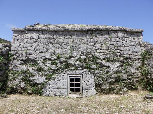 屋者ガジマル墓（琉球式墳墓）-4