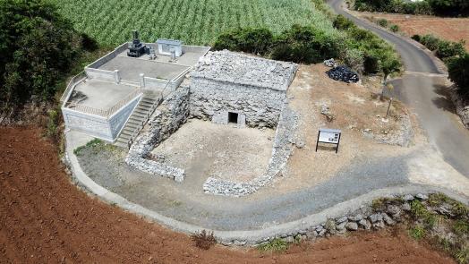 屋者ガジマル墓（琉球式墳墓）-3